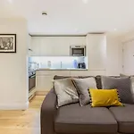 Luxury Apartment, Next To Paddington Station!